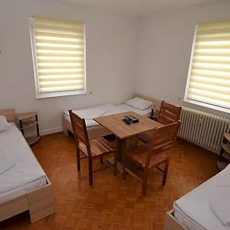 Mit Gemeinschaftsraeumen Hostel *