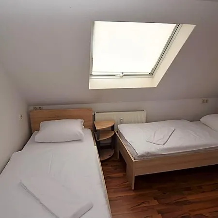 Mit Gemeinschaftsraeumen Hostel *