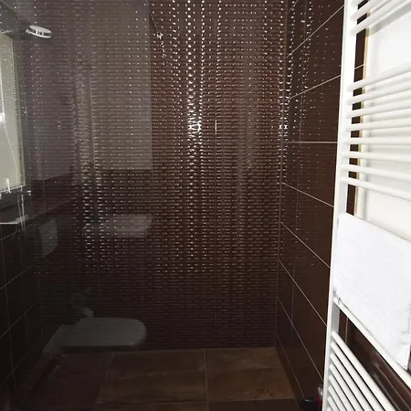 Mit Gemeinschaftsraeumen נורטינגן