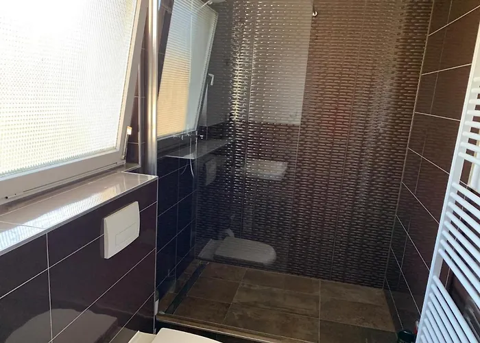 Mit Gemeinschaftsraeumen بيت شباب نورتينغن