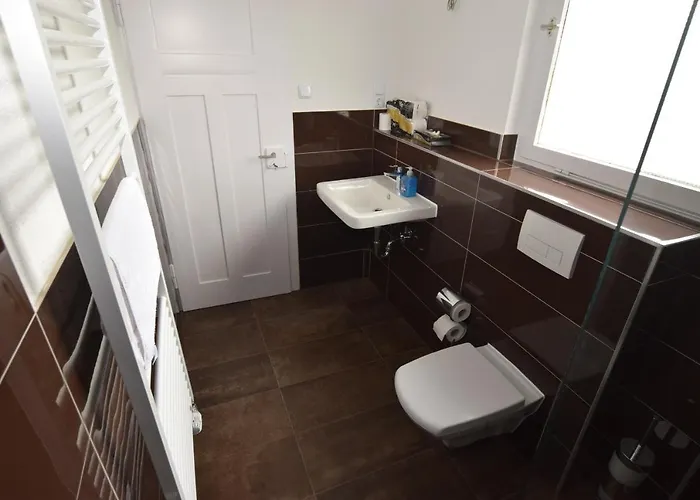 Mit Gemeinschaftsraeumen بيت شباب نورتينغن