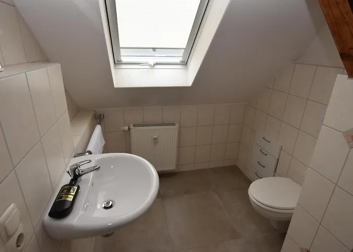 Mit Gemeinschaftsraeumen بيت شباب *