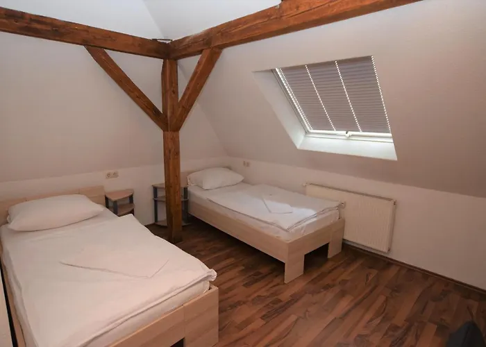 Mit Gemeinschaftsraeumen بيت شباب نورتينغن