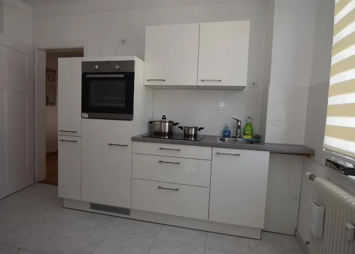 Mit Gemeinschaftsraeumen بيت شباب نورتينغن